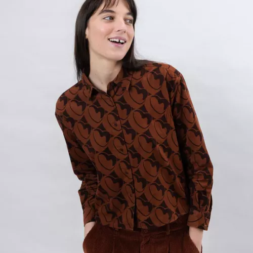 Chemise en velours fin BOXY motif cœur chocolat